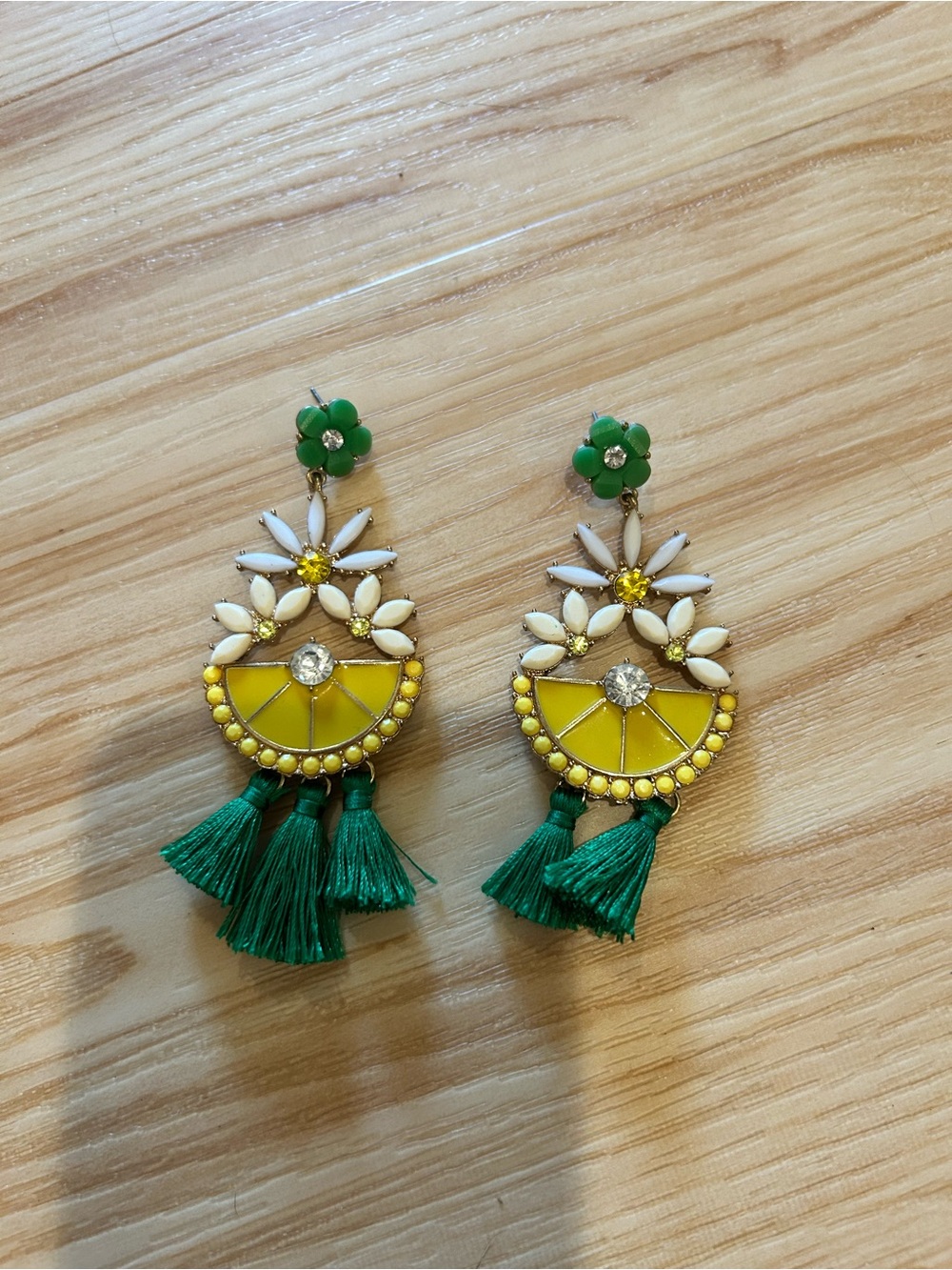 💚🍋💛 lemon earrings with green tassels